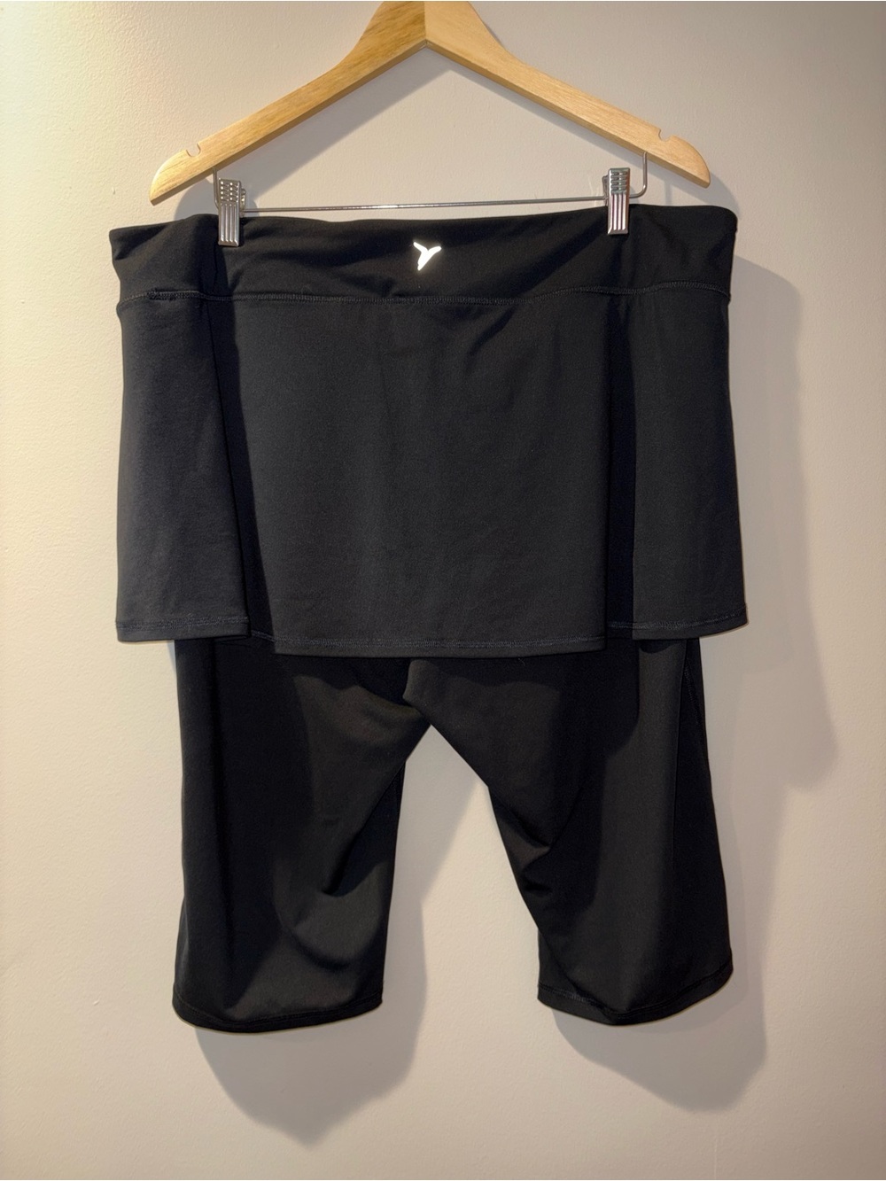 Old Navy Active Skirted Top Capri Leggings Plus Size 3X - Picture 2 of 3